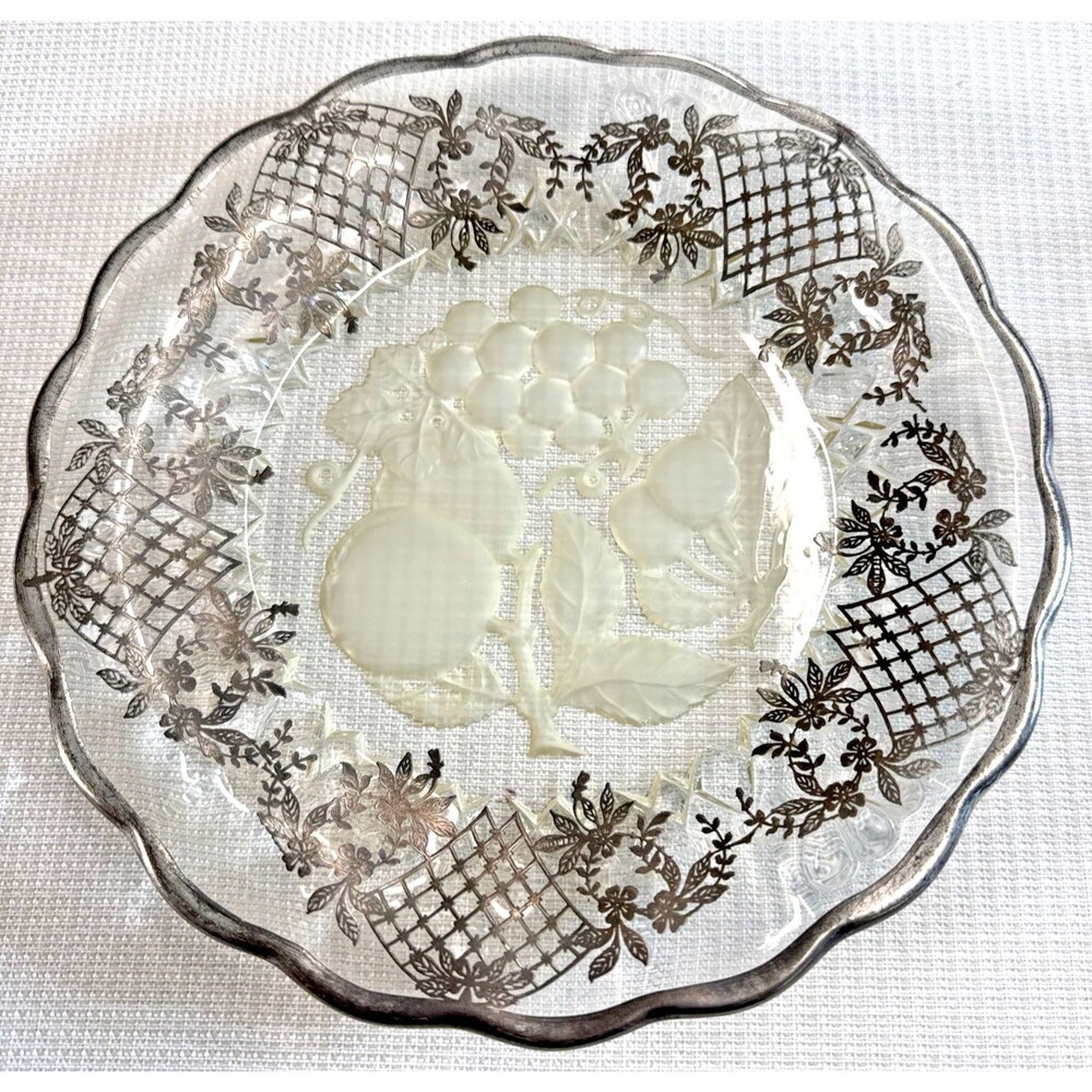 Vtg. Silver City Glass Frosted Intaglio Grape Cluster 8.5" Dish - MCM Sterling